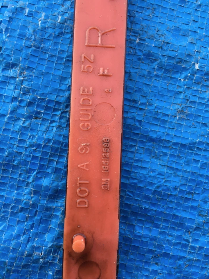 SATURN R/F 乘客侧标记灯 RF 右前角 BUMPER 反射 — 第 3/3 张图片