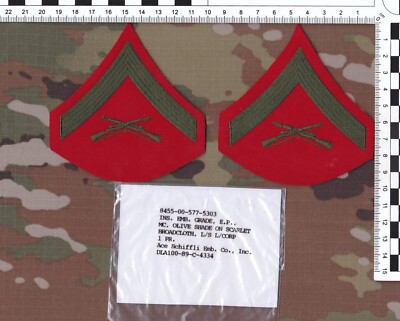 US Marine Corps   Gefreiter (LCpl-E3), Grün auf Rot, großes Rangabzeichen