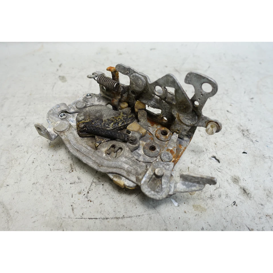 Cerradura de pestillo de puerta del conductor trasero izquierdo de fábrica temprana BMW E23 733i serie 7 78-82 OEM Foto 3 de 4