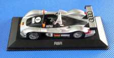 1/43 : AUDI R8R N° 8 - MINICHAMPS - LA BOITE PLEXI EST DEFECTUEUSE