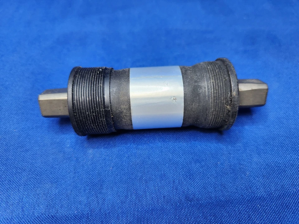 NOS Shimano BB-UN40 BOTTOM BRACKET English 68 x 113mm - Image 2 of 4