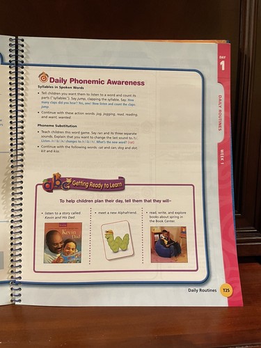 Houghton Mifflin Reading: Theme 9 Teacher's Edition Grade K Kindergarten - Picture 7 of 12