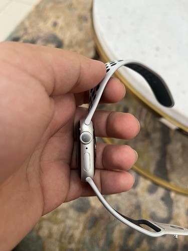 Apple Apple Watch Series 5 Nike - 40mm Silver Aluminum - GPS (Read Description) - Photo 6 sur 9