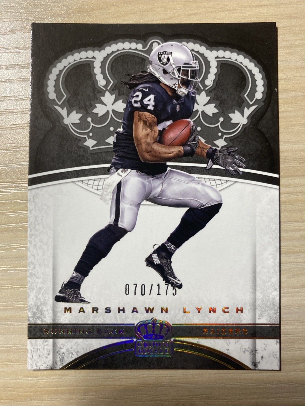 2017 Panini Preferred - Crown Royale Marshawn Lynch #60 Holo Gold /175