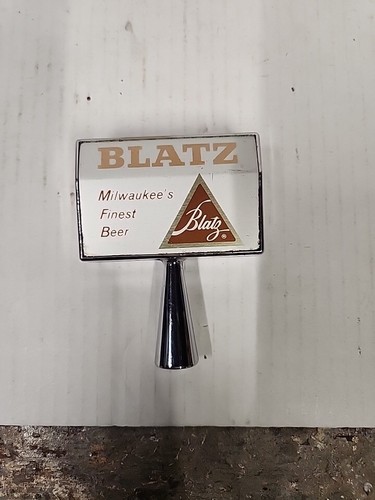 Vintage Blatz Acrylic And Metal Tap Handle Milwaukee's Finest Beer Antique - Picture 2 of 8
