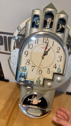 Reloj de pared vintage de cuarzo con timbre de movimiento musical Vstride funcionando - Vídeo 1 de 1
