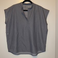 FIGS Technical Collection Womens Large Heather Grey Mandarin Collar Scrub Top L