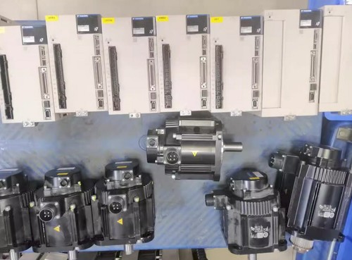 servo motor SGMAH-04A1A61D refurbished FREE EXPEDITED SHIPPING #zc