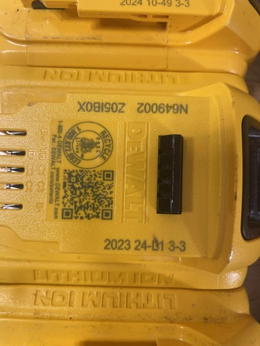 DeWalt 20V DCB203 (Lot of 6) 2.0Ah MAX Lithium-Ion Compact Batteries - Picture 8 of 12