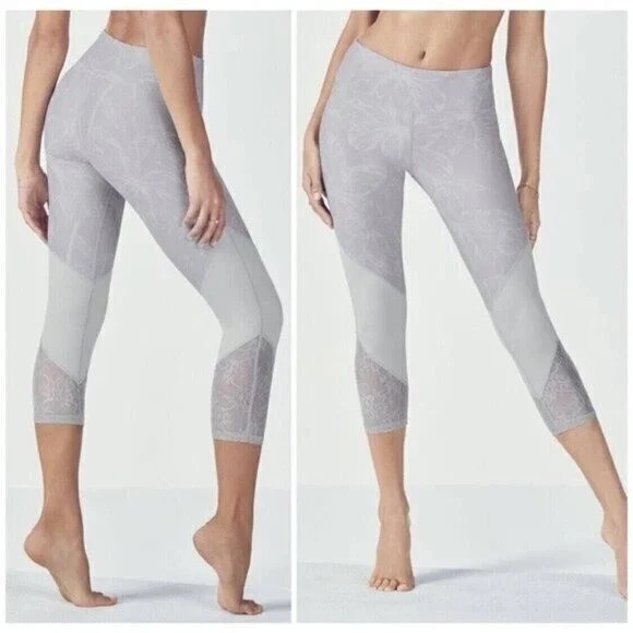 "NWT" FABLETICS BROGAN FLORAL LACE GRAY/LAVENDER CAPRIS - SIZE 2X - Image 1 of 4
