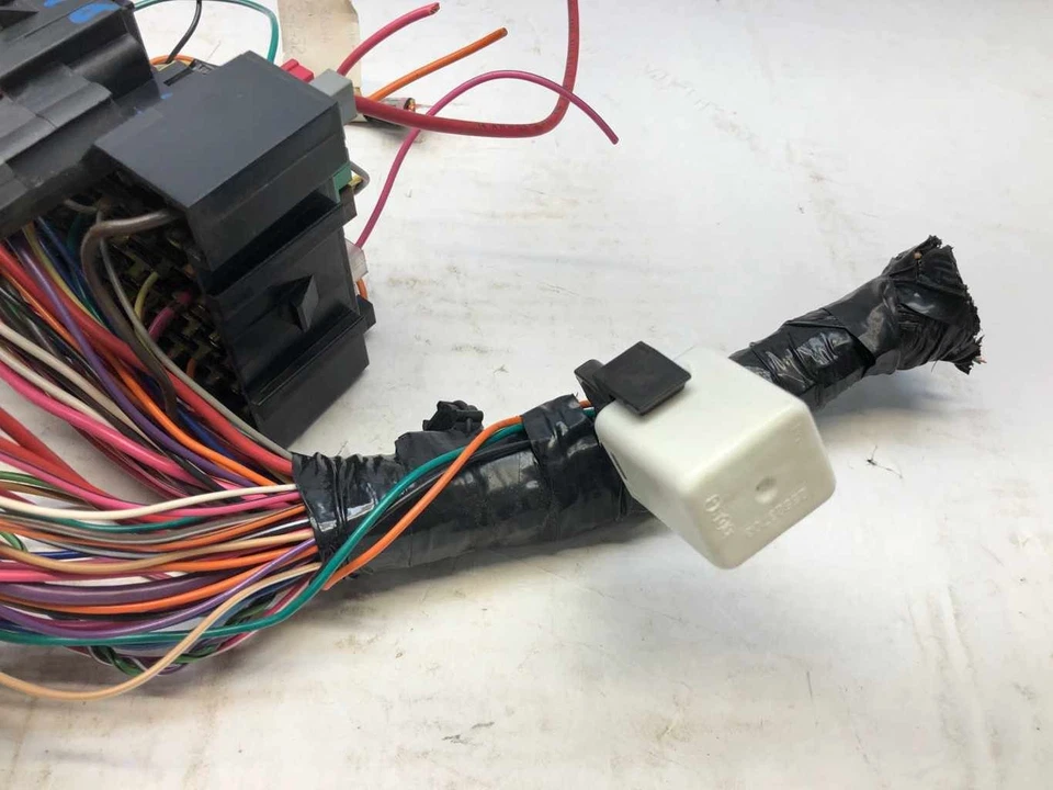 1993-1996 Chevrolet Van G10 G20 G30 Vandura Interior Fuse Box Cabin Fusebox OEM - Image 4 of 4