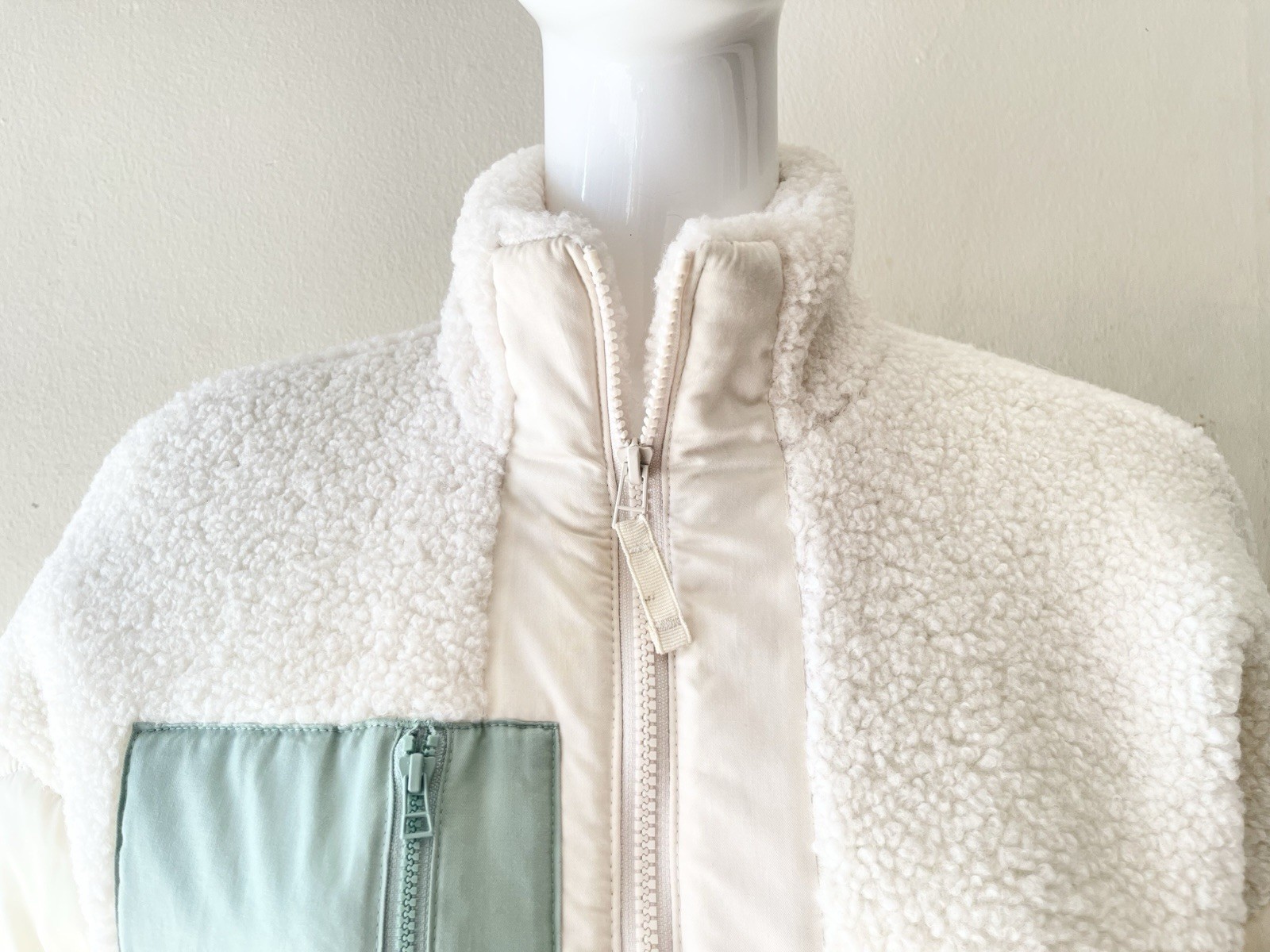 Universal Thread Woman’s Medium Zip-Down Quilted … - image 4