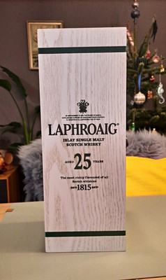 Laphroaig Islay Single Malt Scotch Whisky 25 Jahre 48,6%vol. 0,7L bottled 2016