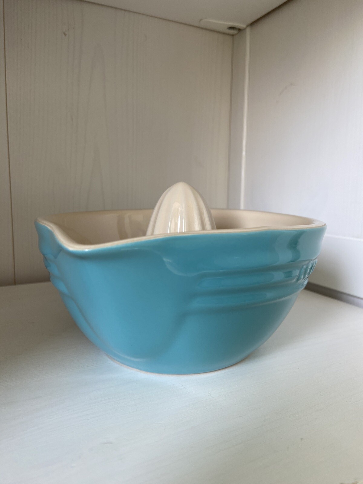 Le Creuset Turquoise Teal Light Blue Lemon Citrus Squeezer Manual