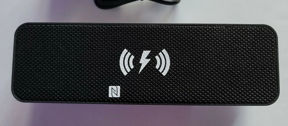 Радио-часы Memorex Bluetooth с беспроводной зарядкой сверху. MCBQ618B  - Изображение 2 из 4