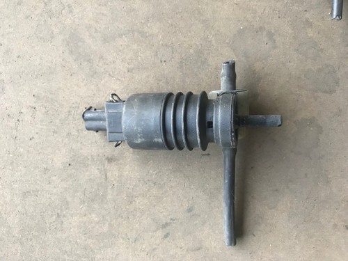 VW Golf Wischwasserpumpe Pumpe Scheibenwaschwasser 357972752