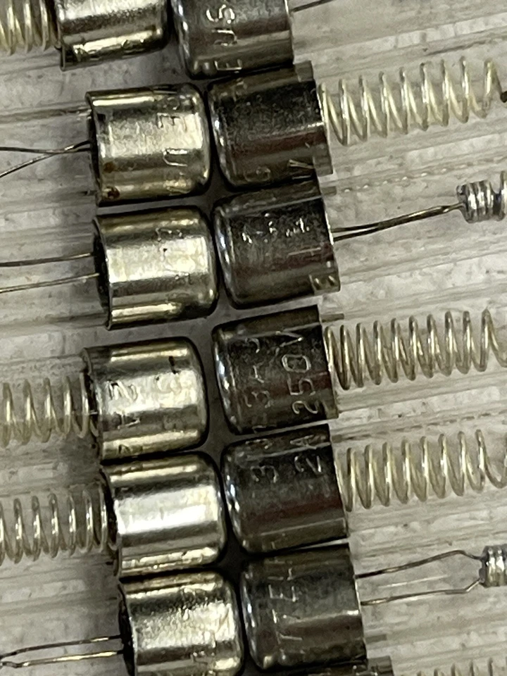 Lote de 100 fusibles de cuerpo de vidrio Littelfuse Slo-Blo 2 amperios 250VA 3AG NUEVOS Foto 2 de 4