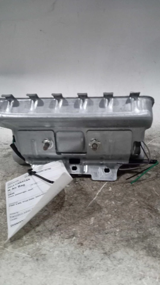 Used Right Instrument Panel Air Bag fits: 2013 Dodge Caravan front passenger das - Image 2 of 4