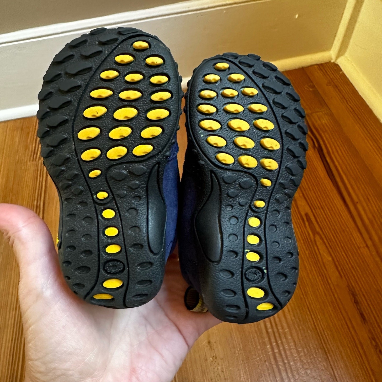 SAOLA Mocassino nuovo senza etichette Merrell blu navy pelle scamosciata suola gomma scarpa TAGLIA 3