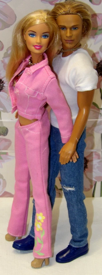 Lote de muñecas Barbie (#80)• ¡Familia de 5!• ¡Vestidas y listas para jugar! Foto 3 de 4