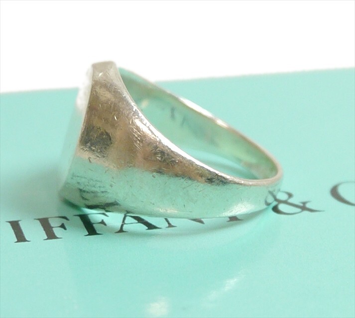 Authentic Tiffany & Co. Ring Signet Oval Sterling Silver Authentic Tiffany & Co. Ring Signet Oval Sterling Silver