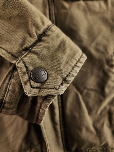Levis kleine grüne Cargojacke durchgehender Reißverschluss Druckknopf gefüttert hoher Kragen Mantel Taschen Herren - Bild 18 von 23