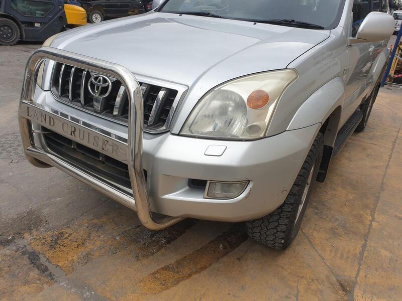 Toyota Land Cruiser J12 Front Left Door Lower Molding 75732-60160  