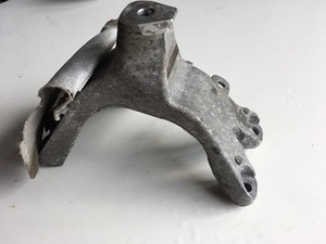 Audi Q5 8R 2.0 TDI Motorhalter Halter Stütze 8K0199308BE