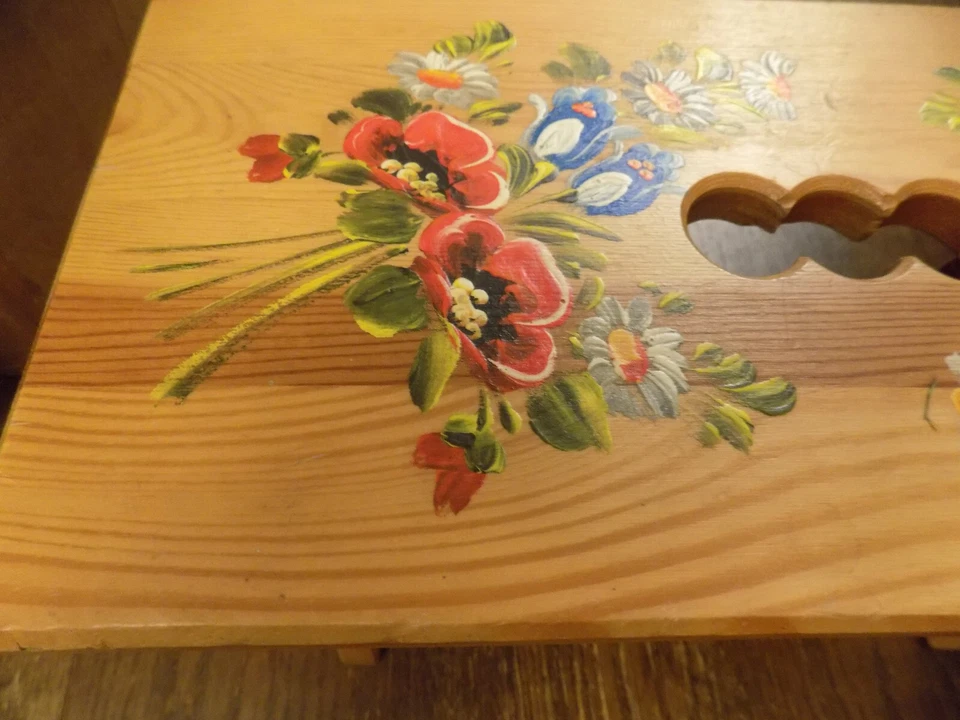 Vtg Wooden Oak FOOT STOOL Hand Painted Tole Flowers Finger Holes 16x8.5x7.5" VGC - Image 4 of 4