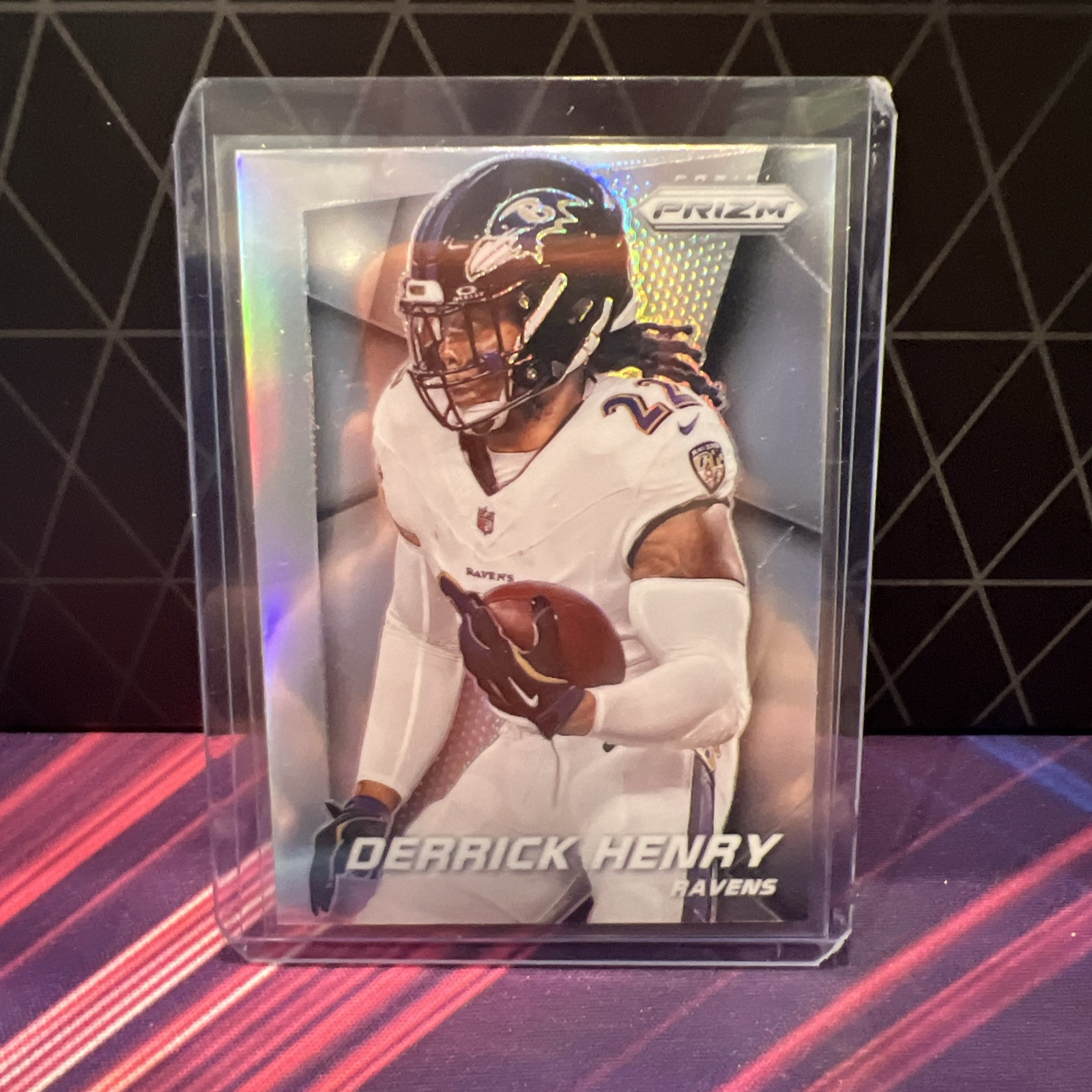DERRICK HENRY 2024 PANINI PRIZM FOOTBALL SILVER FLASHBACK RAVENS Q2919