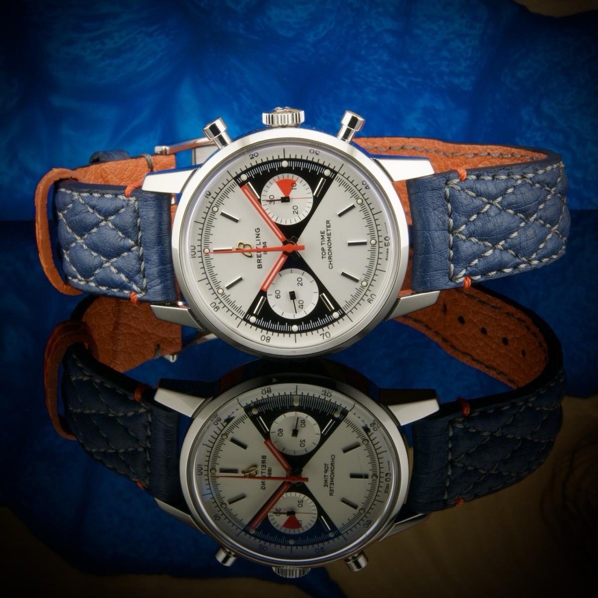 時計 R one bite hqdefault.jpg