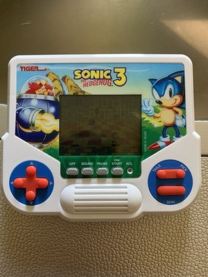 Hasbro Tiger Electronics Sonic the Hedgehog 3 Electronic LCD Video Game - E9730