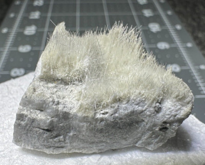   1-1/2 Inch ULEXITE NEEDLE CRYSTALS - Borax California VIDEO 301
