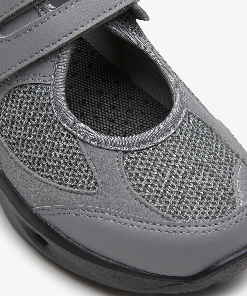 [New Balance] / ☆ Breeze SD2202GR2 / Grey Amazon.com | New Balance Men's Breeze v2 Golf Shoe, Grey, 8