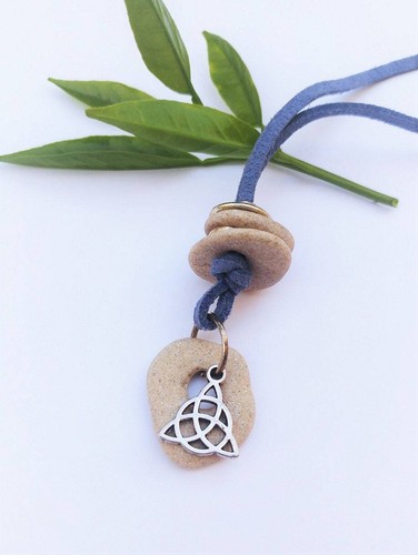 Celtic Knot Hag stone Necklace, Hagstone Trinity Pendant, Triquetra Necklace - Picture 3 of 11