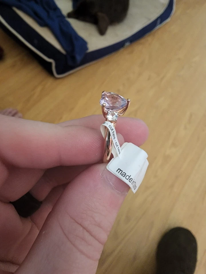 STERLING SILVER .75 CARAT HEART SHAPE ROSE DE FRANCE AMETHYST SOLITAIRE RING 7.5 - Image 2 of 3