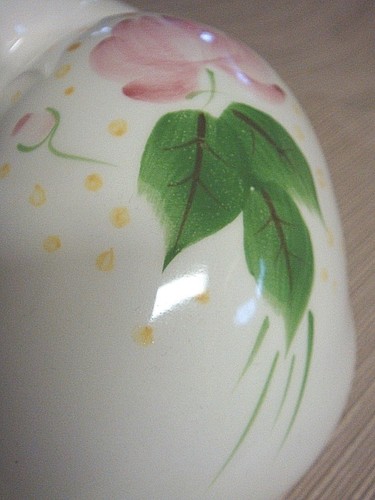 WHITE SLEEPING CAT STATUE w/Hand Painted Floral Design by LASTING PRODUCTS USA - Picture 6 of 8