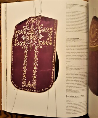 洋書 MERVEILLES D'OR ET DE SOIE: TRESORS TEXTILES DE NOTRE-DAME DES DOMS DU XVIE AU XIXE SIECLE. MERVEILLES D'OR & DE SOIE: TRESORS TEXTILES DE NOTRE-DAME