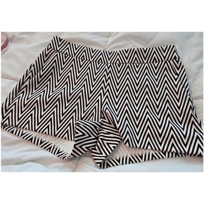 Express Chevron Shorts Black & White Zig Zag Geometric Dressy Side Zip Size 4
