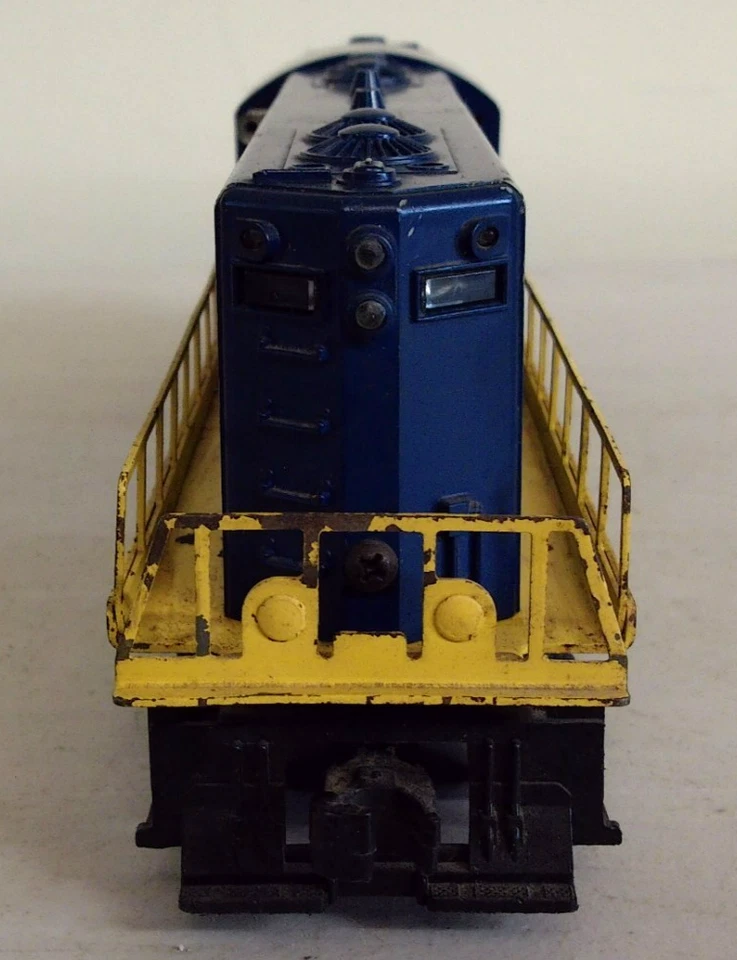 Lionel Trains #2365 Chesapeake & Ohio Diesel Locomotive Good Runner - Image 4 of 4