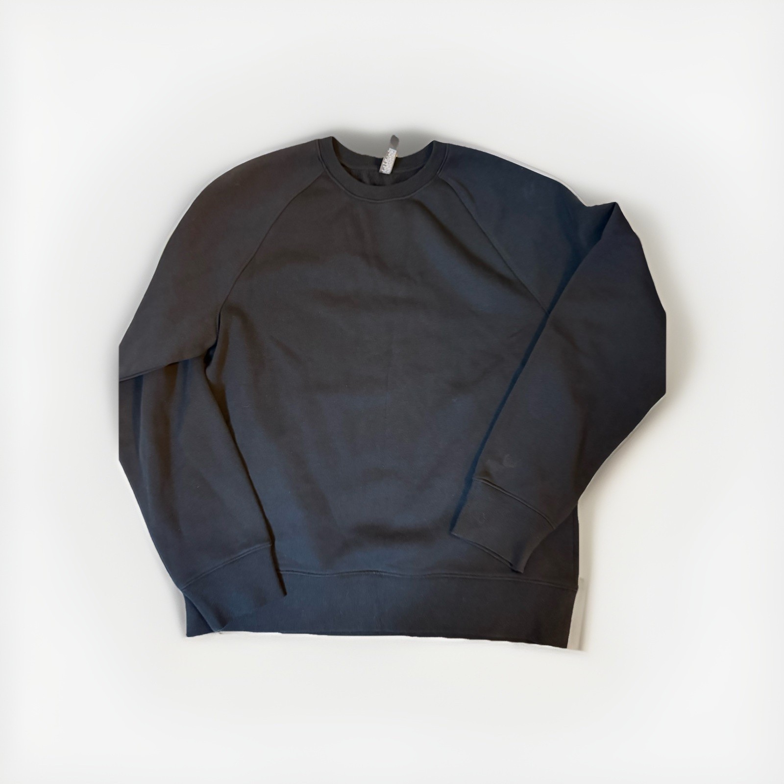 Zella Crewneck Sweatshirt Men’s Medium Black Raglan Pullover Athleisure Casual