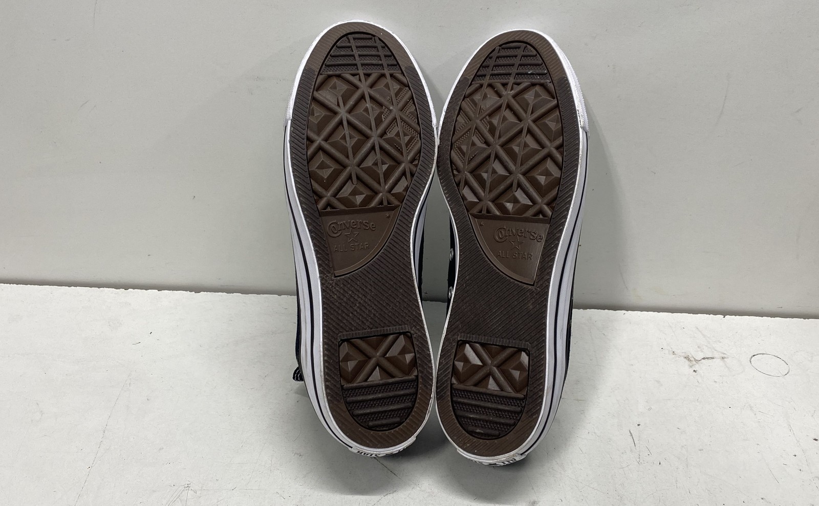 Converse Black Solid High Top Athletic Shoes Men 9 - image 4