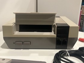 Nintendo Entertainment System NES Console - Gray (NES-001) 2 Controllers, Gun