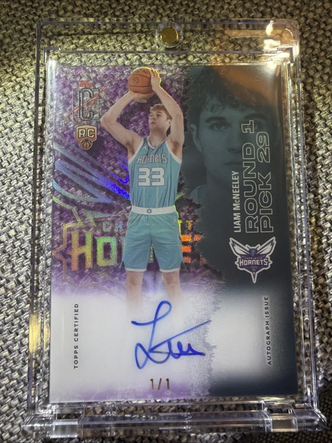2025-26 Topps Signature - Liam McNeeley CCA-LM RC NBA Superfractor Auto 1/1 😍👀