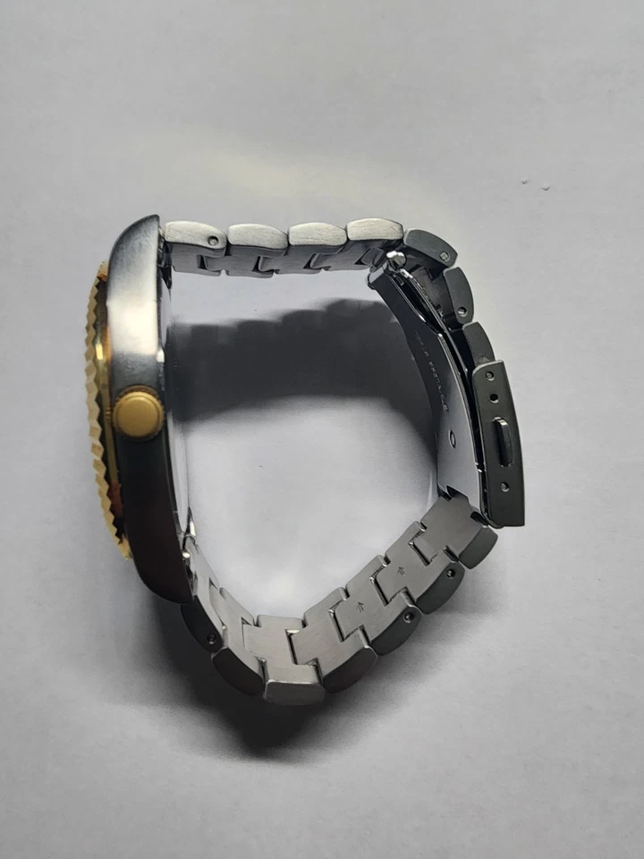 Guess GW0265G8 Stainless Steel watch - Image 4 of 4