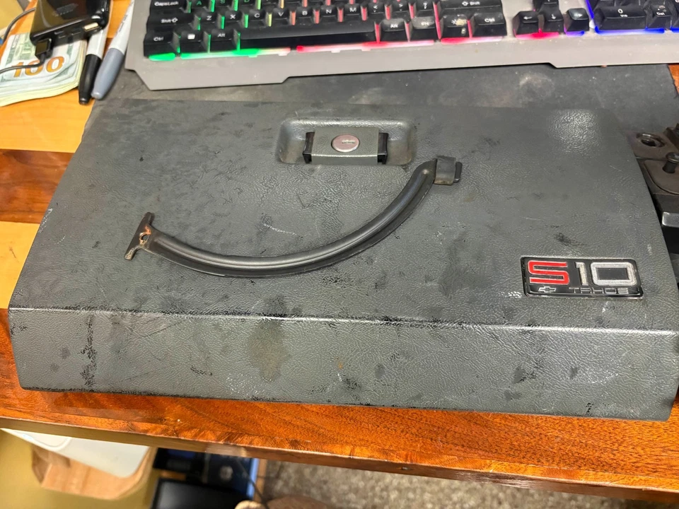 Glove Box Door & Bezel fits 86 - 93 Chevrolet S10 GMC S15 Sonoma Gray 1991 S10 - Image 3 of 4