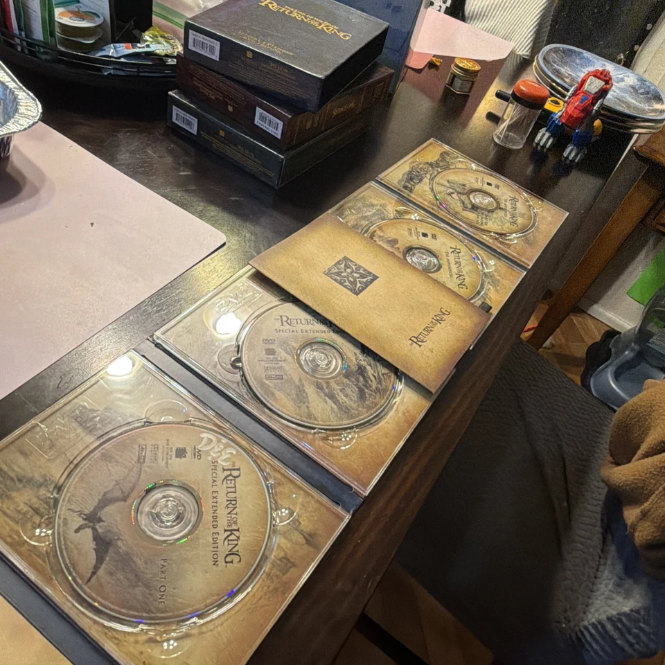 DVD Set Lord of the Rings Trilogy Special Extended DVD Edition 12 Disc W/ Manual - Image 4 of 4