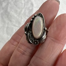 VTG Sterling Silver Navajo Style Mother of Pearl Ring Pink MOP Sz 7.75