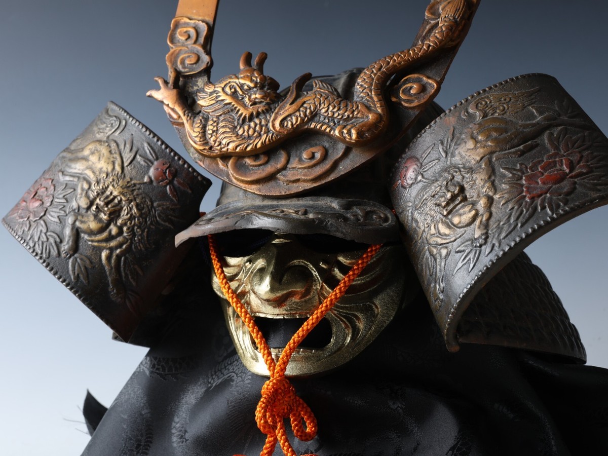 Massive Japanese Old Samurai Helmet -Great Dragon- with a mask