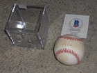 Tom Glavine Autographed National League Baseball - Beckett C05189